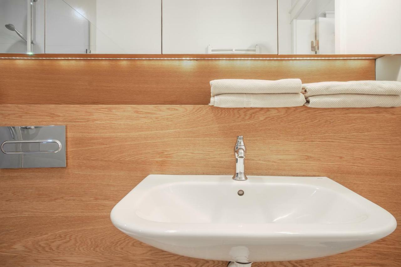 Citystay Ambra Waterlane Apartment غدانسك المظهر الخارجي الصورة